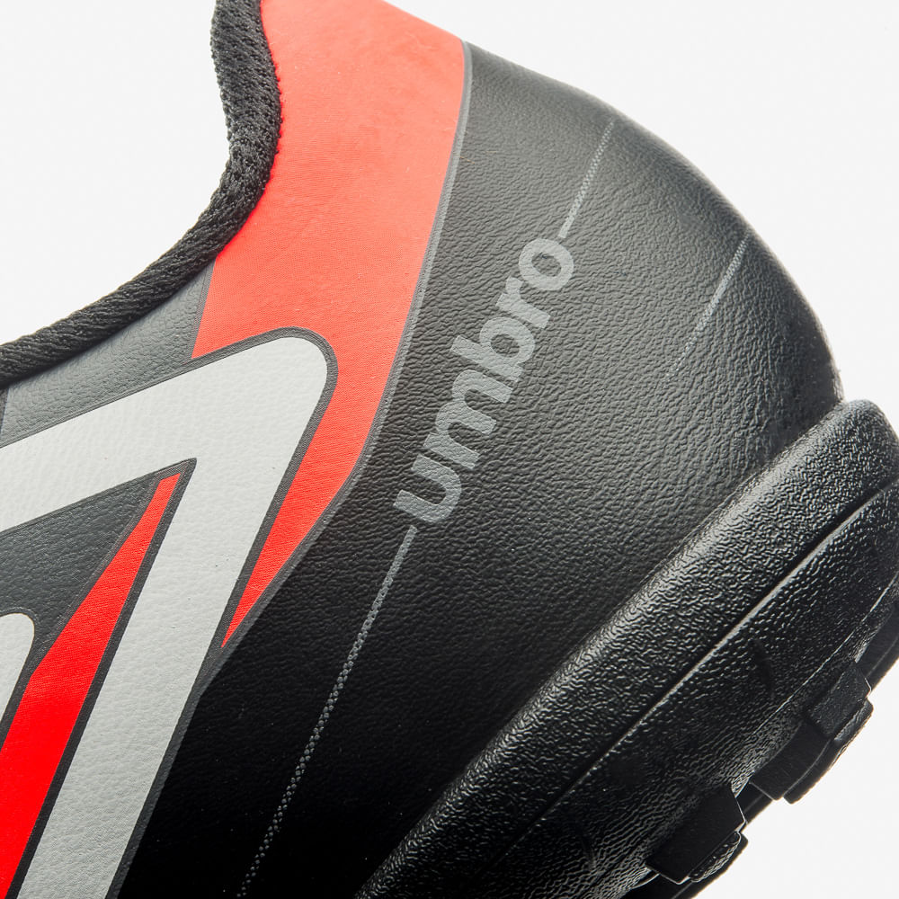 Chuteira Society Umbro Prisma+