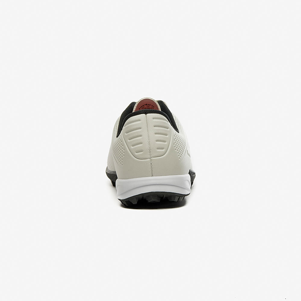 Chuteira Society Umbro Tocco III Club